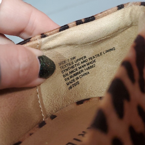 Leopard print comfy heels! - Picture 2 of 4